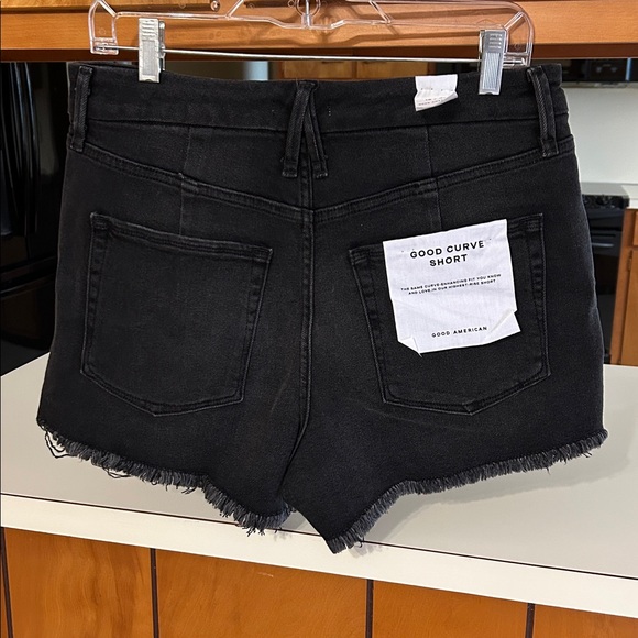 NWT Good American Good Curve Denim Shorts Women’s 12 Black High Rise Stretch - Picture 4 of 16